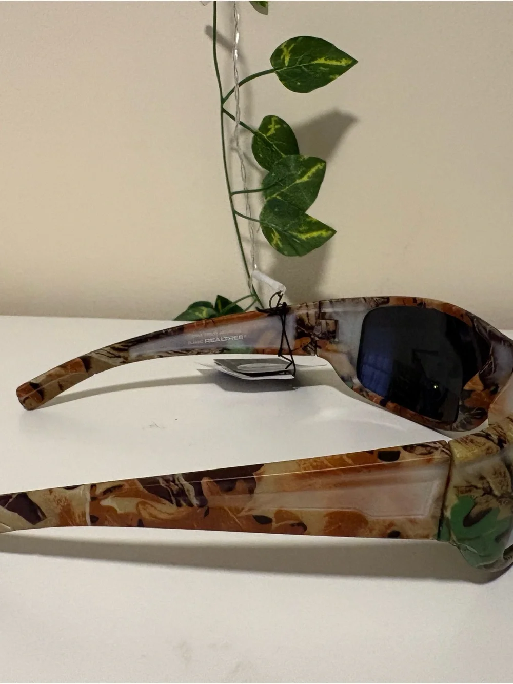 Realtree Camo Wrap Sunglasses with Green-Gold Mirrored Lenses